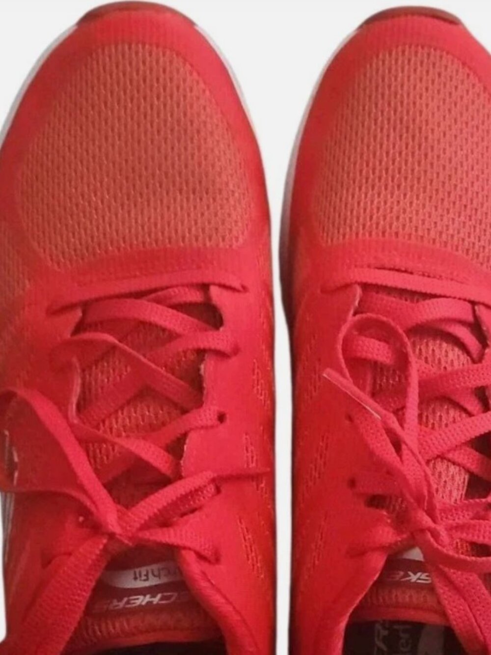 Skechers Red Arch Fit Vivid Memory Mesh Sneaker 9.5M